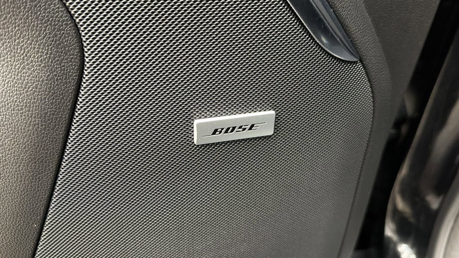 Used 2026 GMC Yukon Denali w/ Sun & Power Step Package AWD/4WD image 28