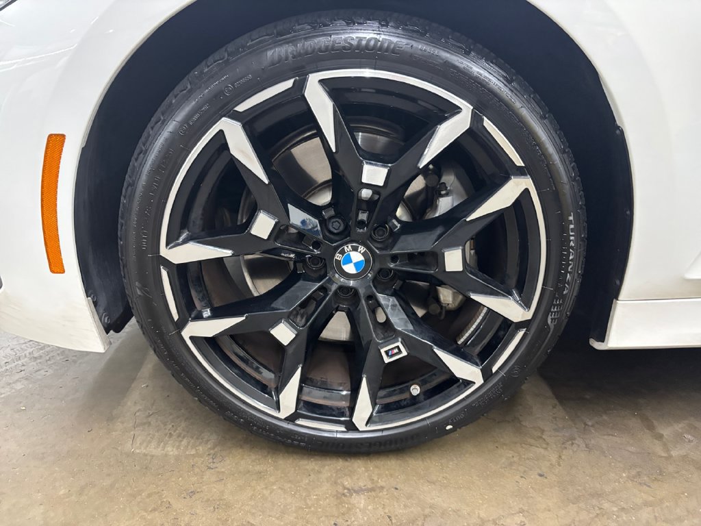 Used 2026 BMW 330i xDrive Sedan w/ M Sport Package AWD/4WD image 37