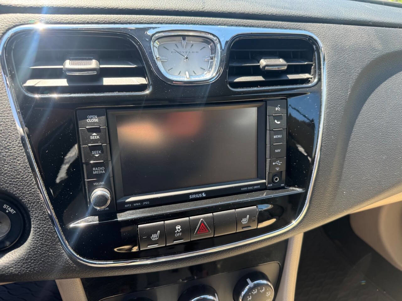 Used 2013 Chrysler 200 Limited FWD image 18