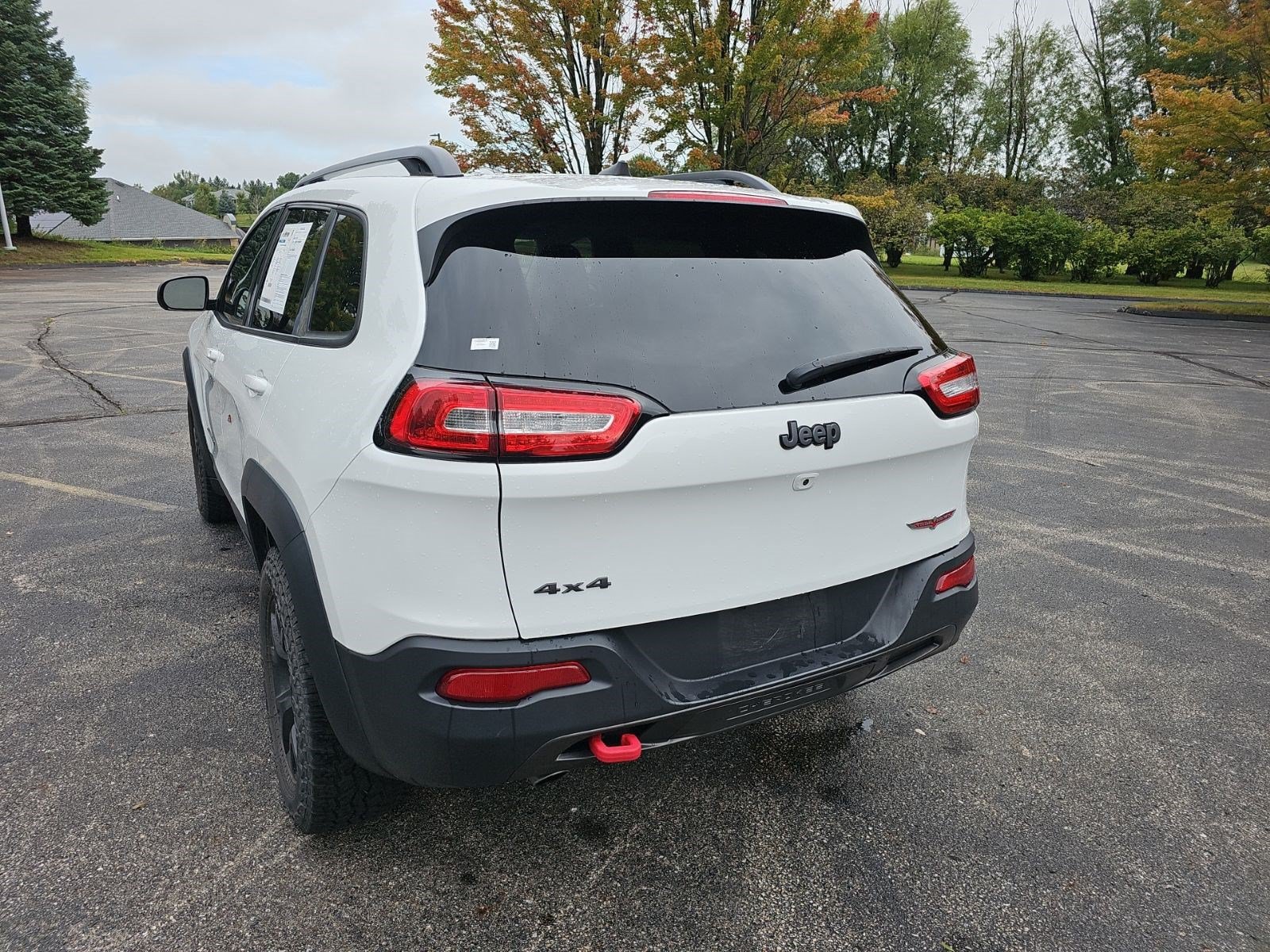 Used 2017 Jeep Cherokee Trailhawk w/ Cold Weather Group AWD/4WD image 3