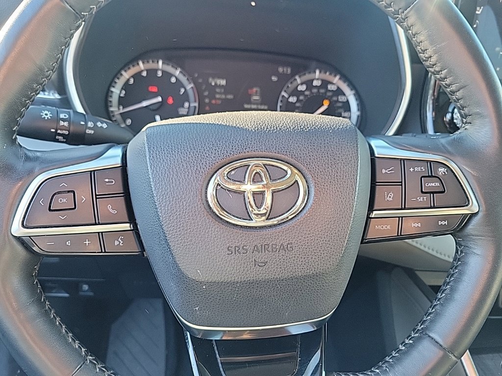 Used 2020 Toyota Highlander Limited AWD/4WD image 10