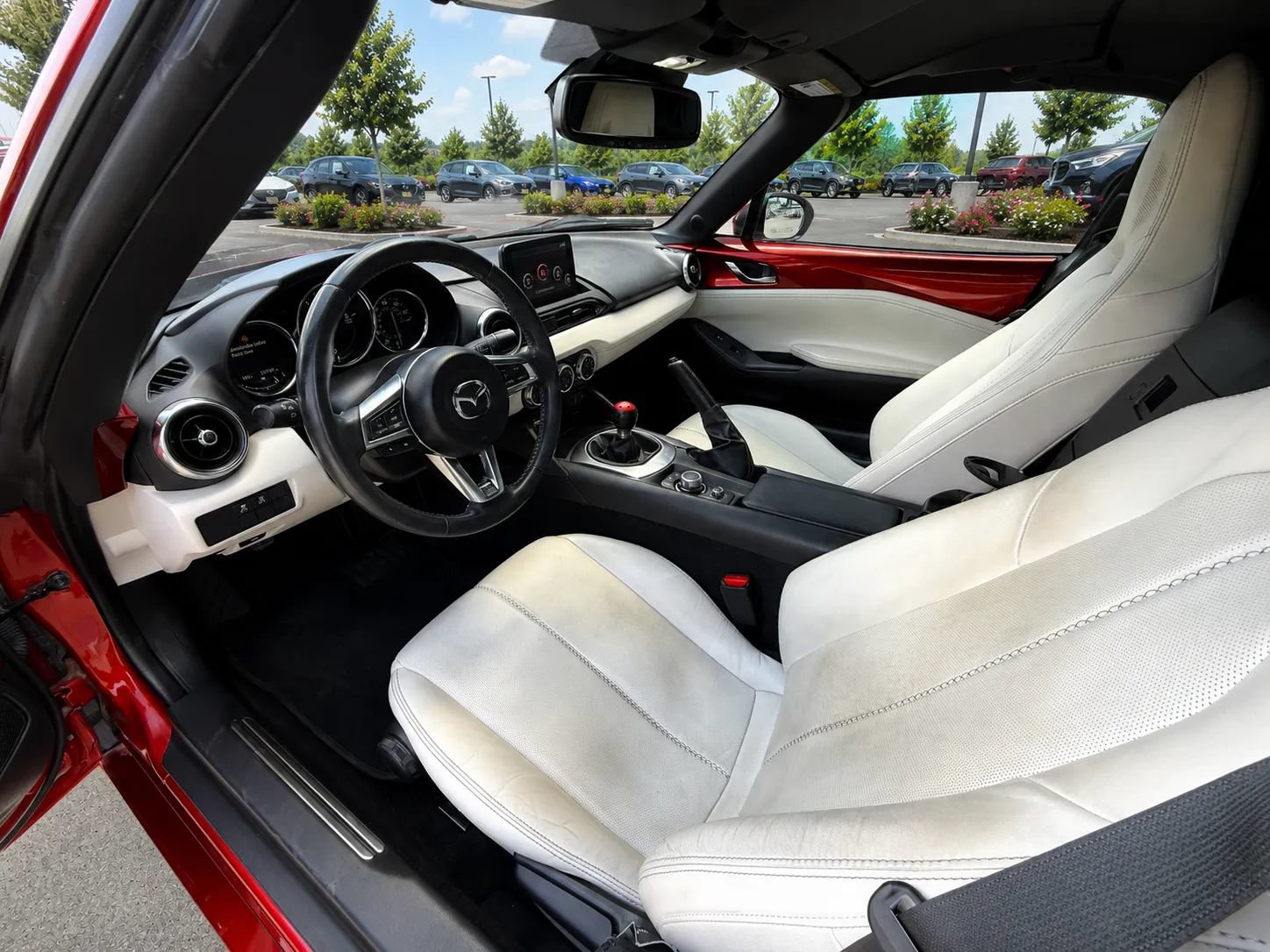 Used 2021 MAZDA MX-5 Miata RF Grand Touring RWD image 12