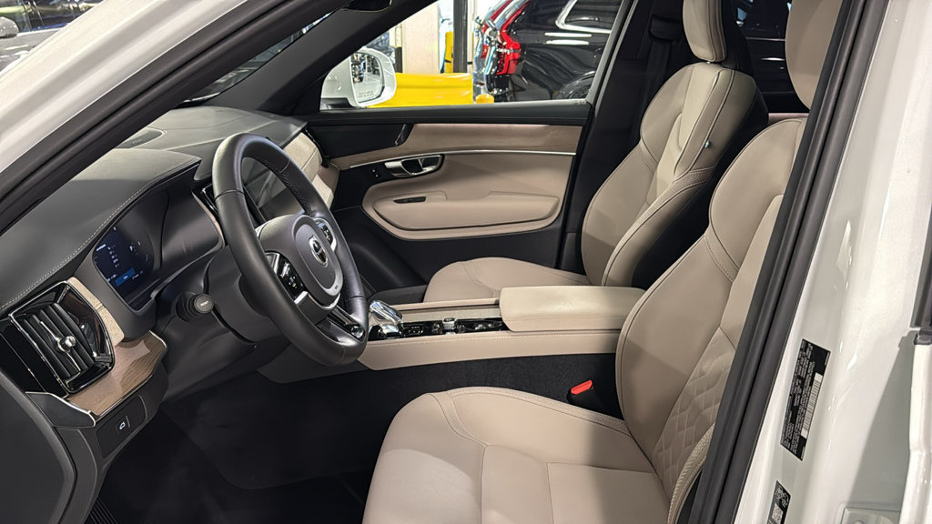 Certified 2026 Volvo XC90 B6 Plus AWD/4WD image 10