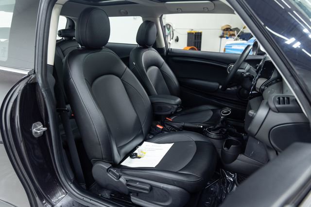 Used 2015 MINI Cooper 2-Door Hardtop FWD image 24