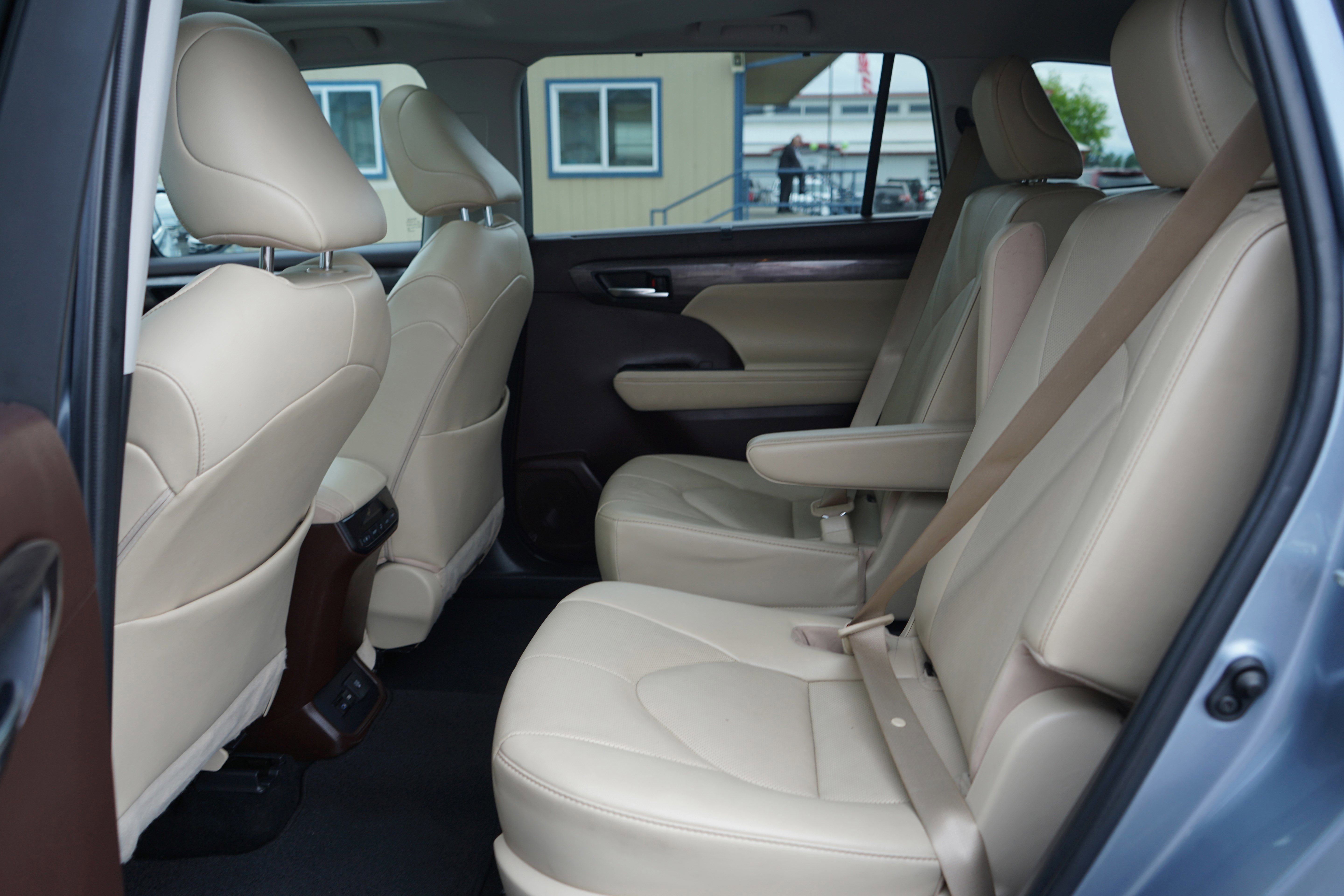 Used 2022 Toyota Highlander Limited image 26