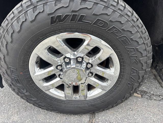 Used 2015 Chevrolet Silverado 2500 LT w/ LT Convenience Package AWD/4WD image 16