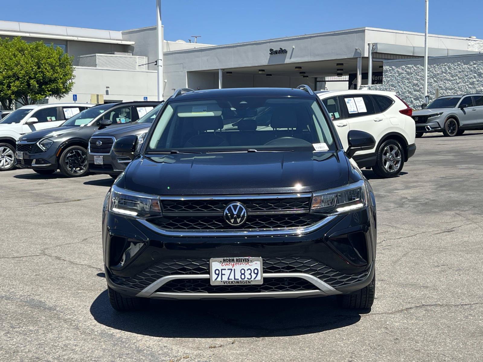 Certified 2023 Volkswagen Taos SE w/ Panoramic Sunroof Package FWD image 4