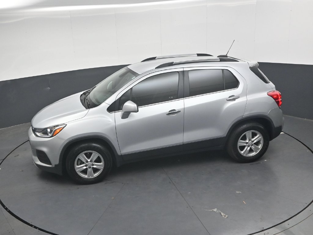 Used 2020 Chevrolet Trax LT w/ LT Convenience Package FWD image 19