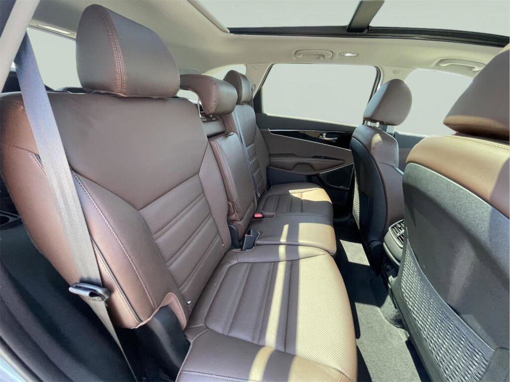 Used 2020 Kia Sorento SX AWD/4WD image 19