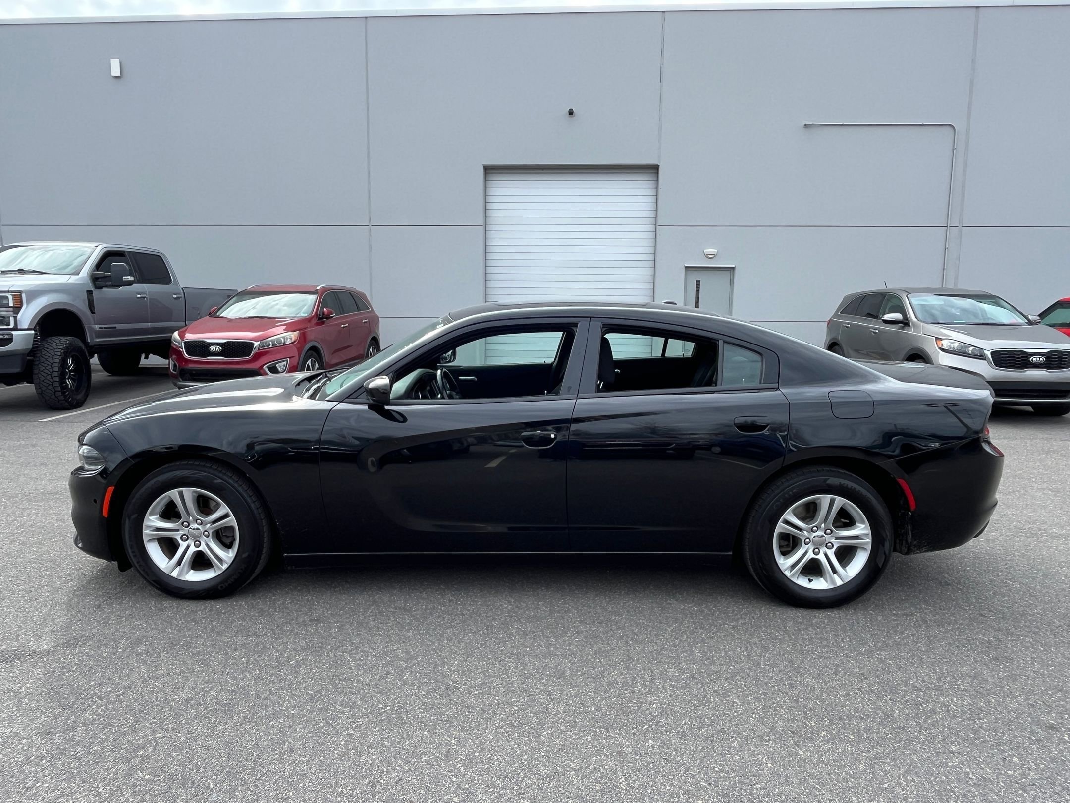 Used 2019 Dodge Charger SXT image 15