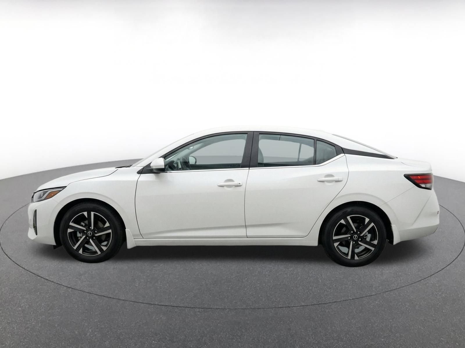 Used 2025 Nissan Sentra SV FWD image 4