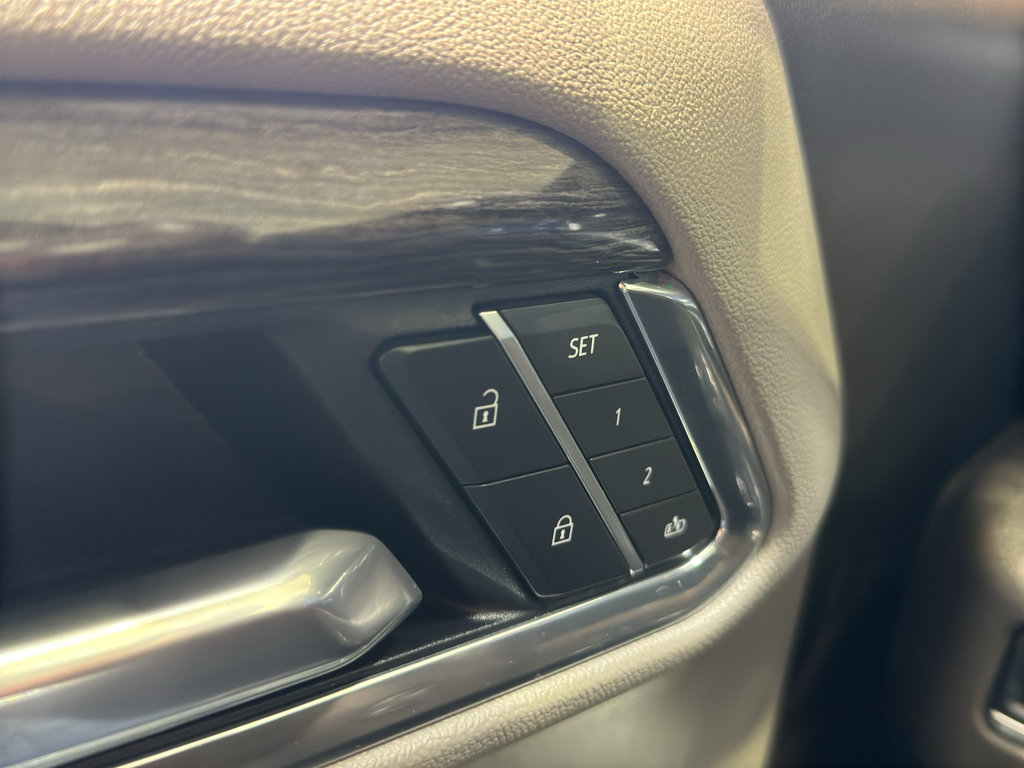Used 2025 Chevrolet Silverado 1500 LTZ AWD/4WD image 38