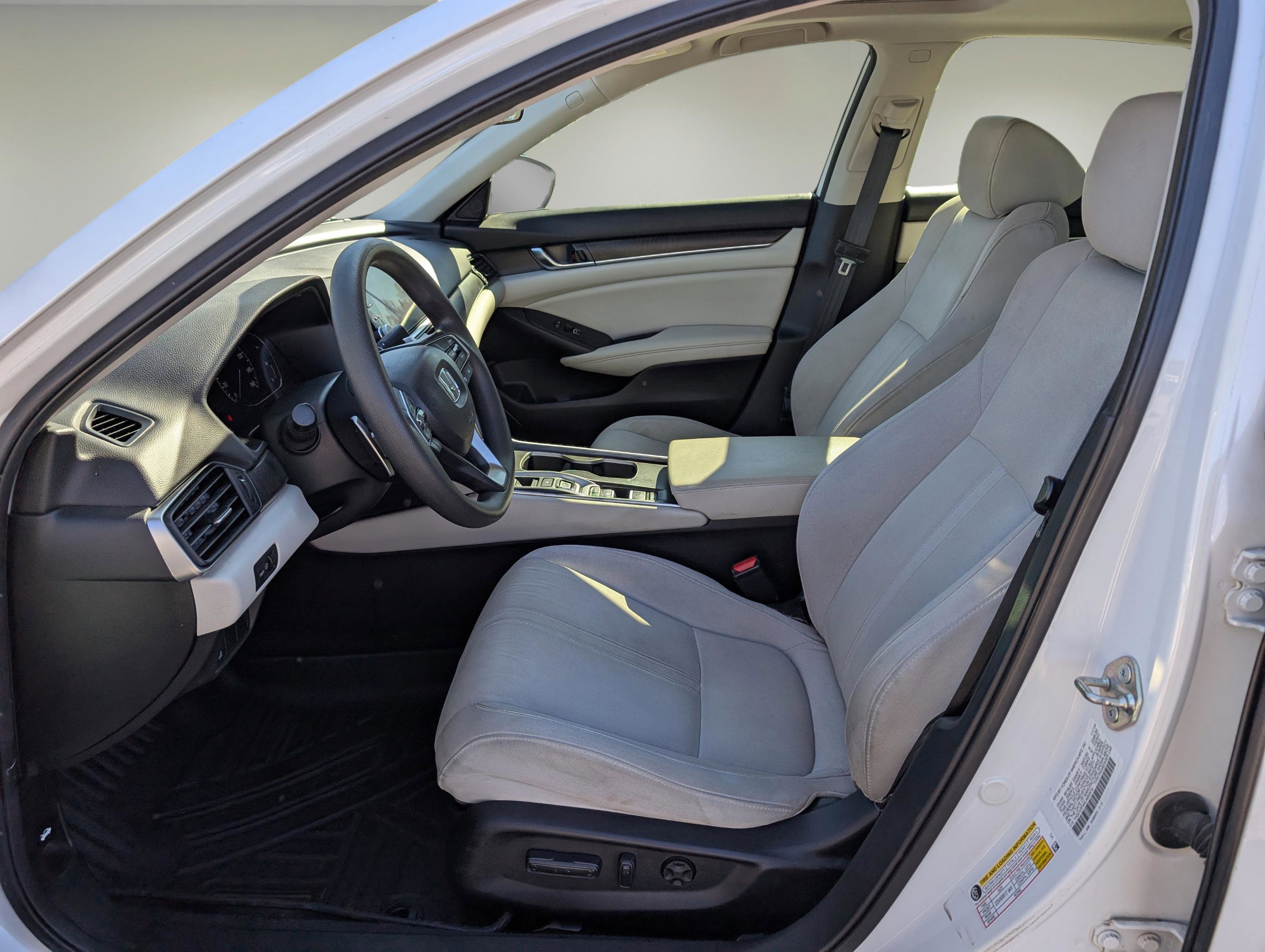 Used 2020 Honda Accord EX image 10