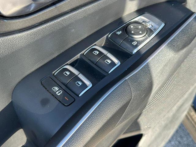 Used 2023 Kia Sorento LX image 17