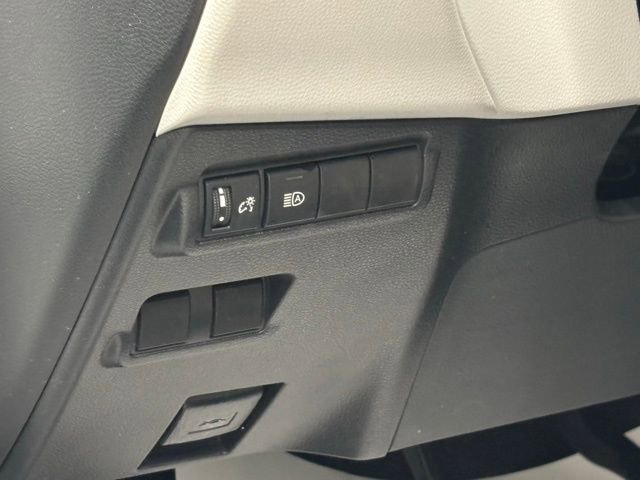 Used 2023 Toyota Corolla Cross LE image 16