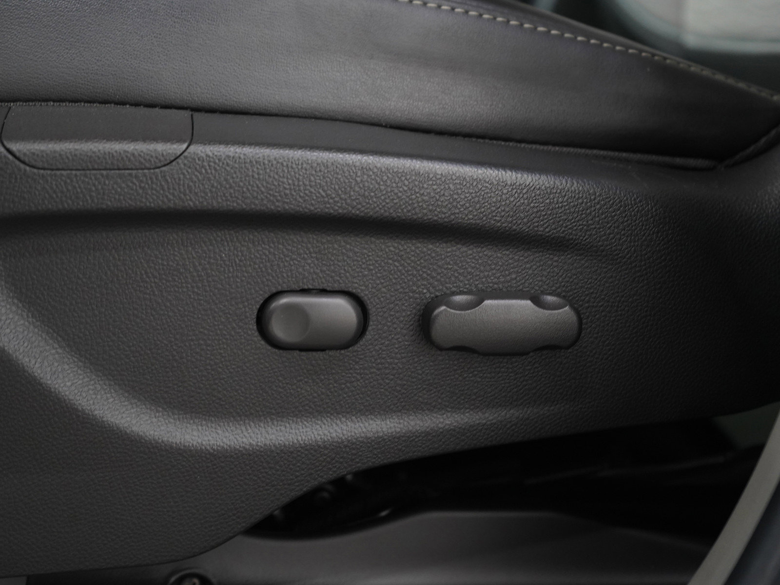 Used 2016 Buick Encore FWD image 27