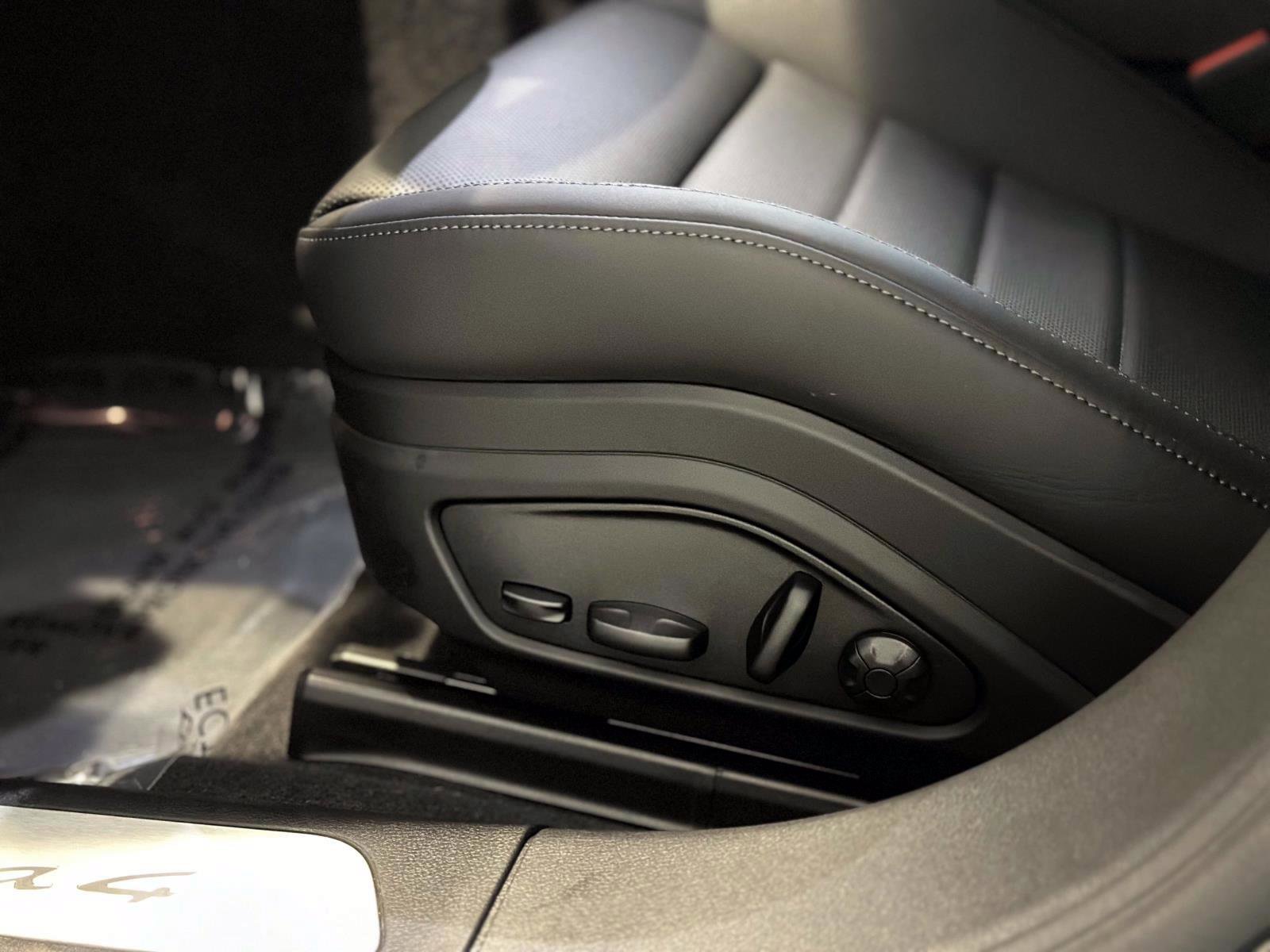 New 2025 Porsche Panamera 4 image 21