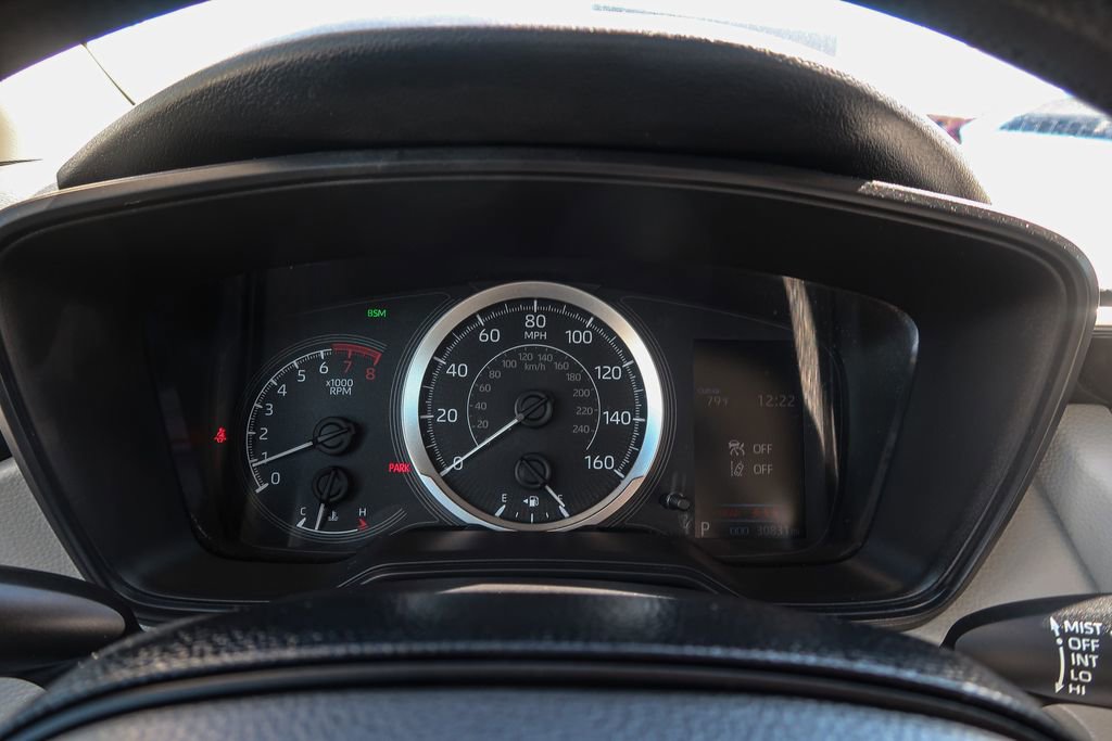 Used 2020 Toyota Corolla LE w/ LE Premium Package image 32