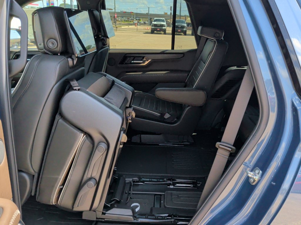 New 2026 GMC Yukon Denali Ultimate AWD/4WD image 34