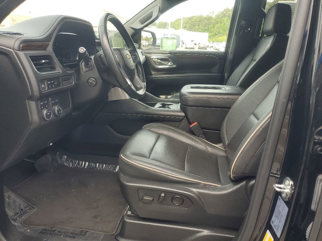 Used 2024 Chevrolet Tahoe Premier AWD/4WD image 12