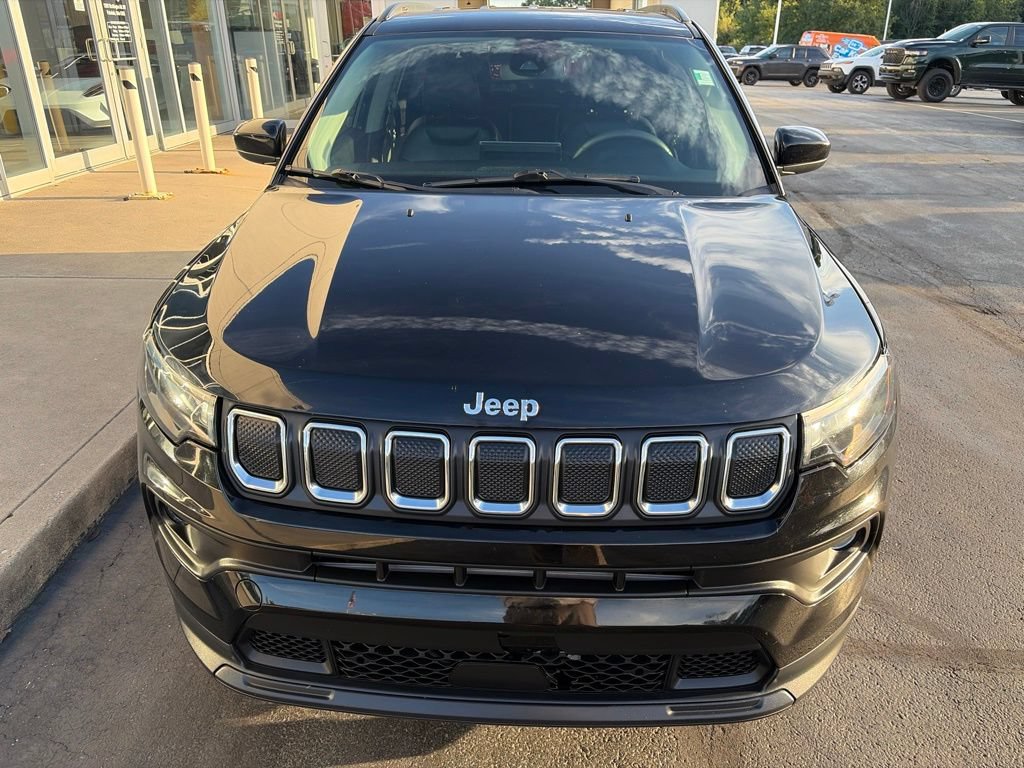 Used 2022 Jeep Compass Latitude AWD/4WD image 3