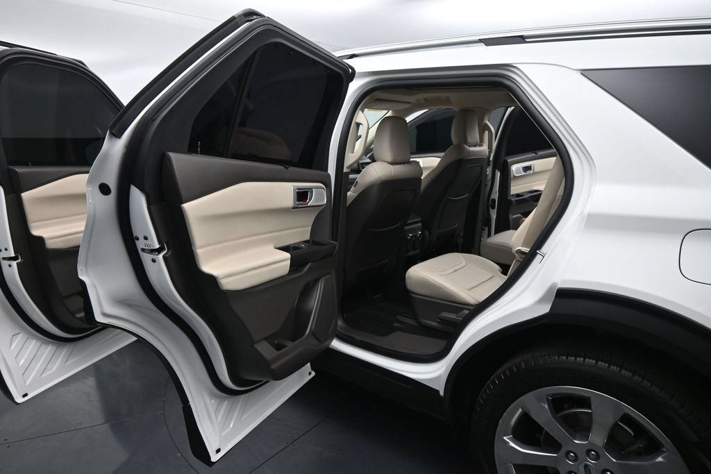 Certified 2020 Ford Explorer Platinum w/ Premium Technology Package AWD/4WD image 20