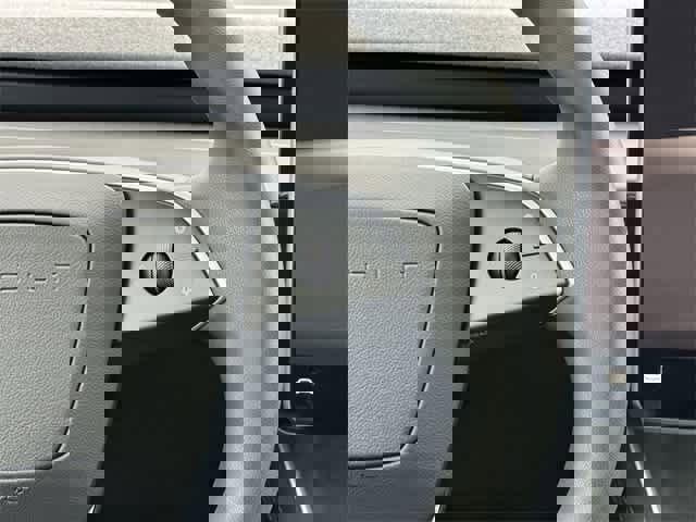 Used 2026 Tesla Model Y Long Range image 9