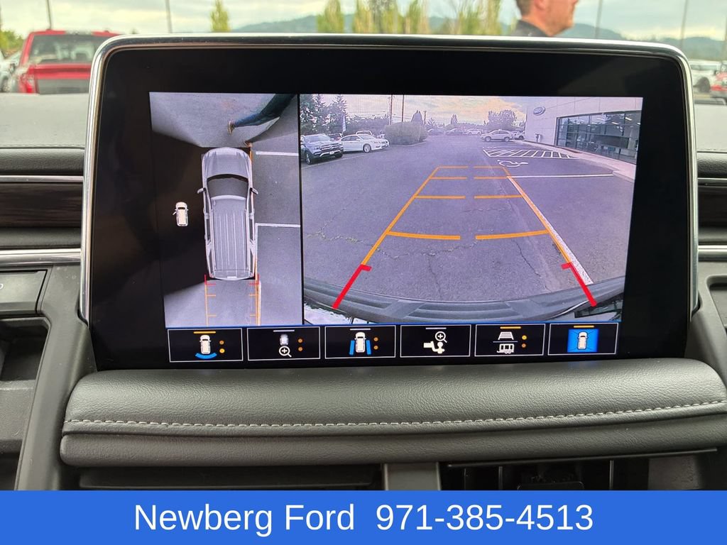 Used 2021 Chevrolet Suburban Z71 w/ Luxury Package AWD/4WD image 21