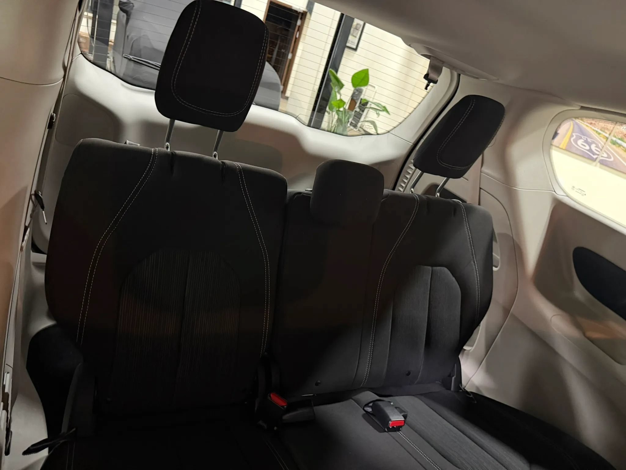 Used 2021 Chrysler Voyager L FWD image 37
