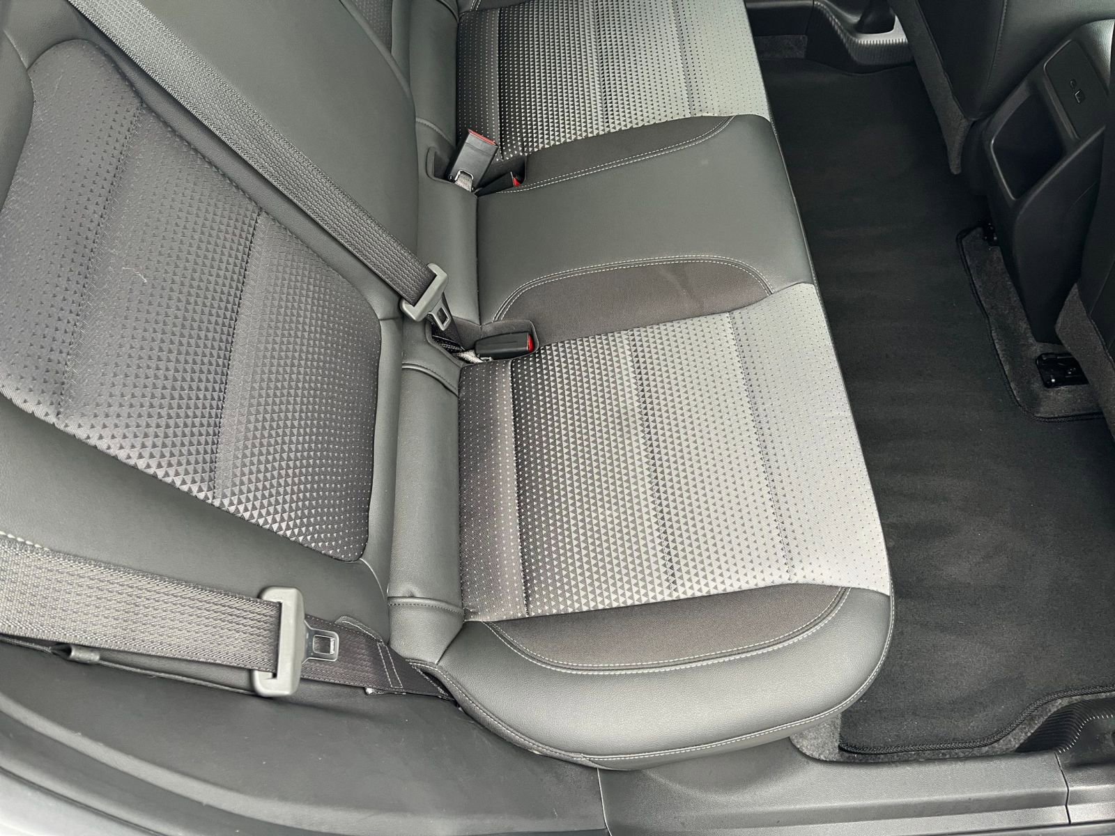 Used 2025 Chevrolet Trax LT image 39