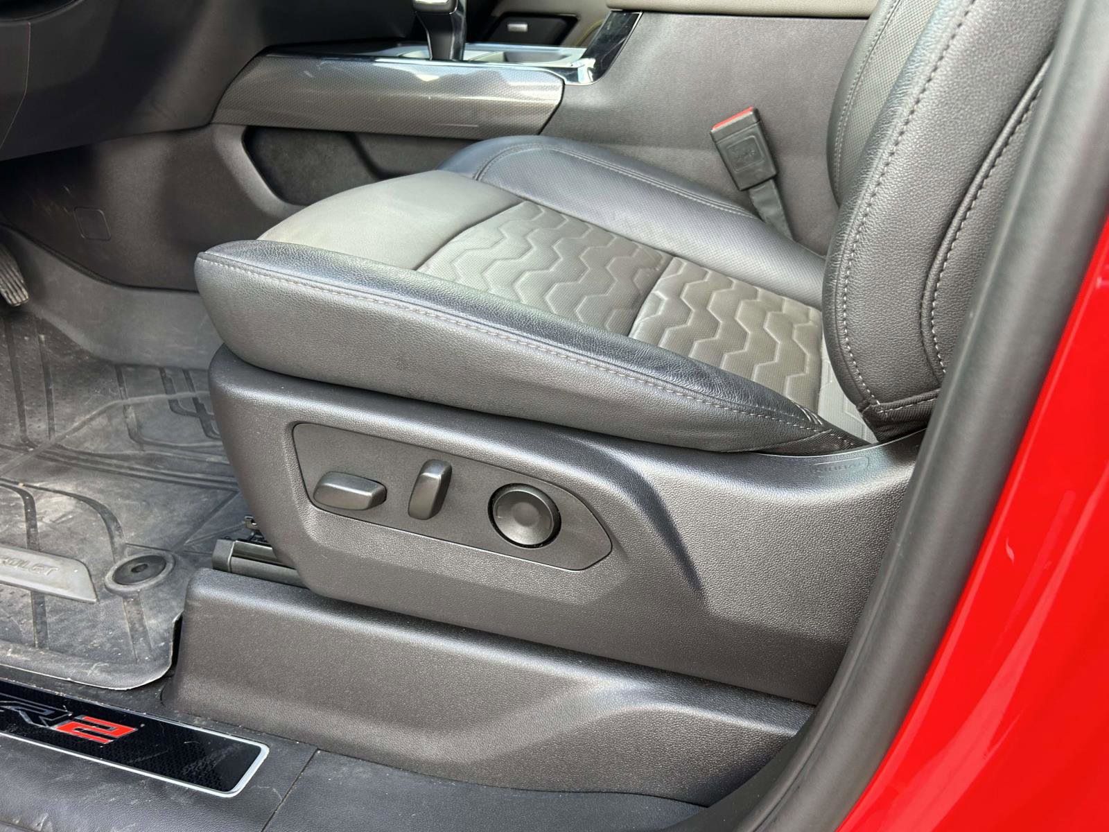 Used 2024 Chevrolet Silverado 1500 ZR2 w/ Technology Package image 18