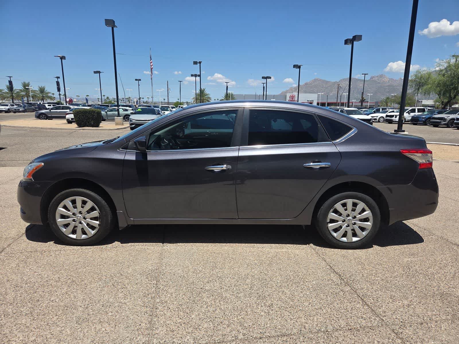 Used 2015 Nissan Sentra SV FWD image 2