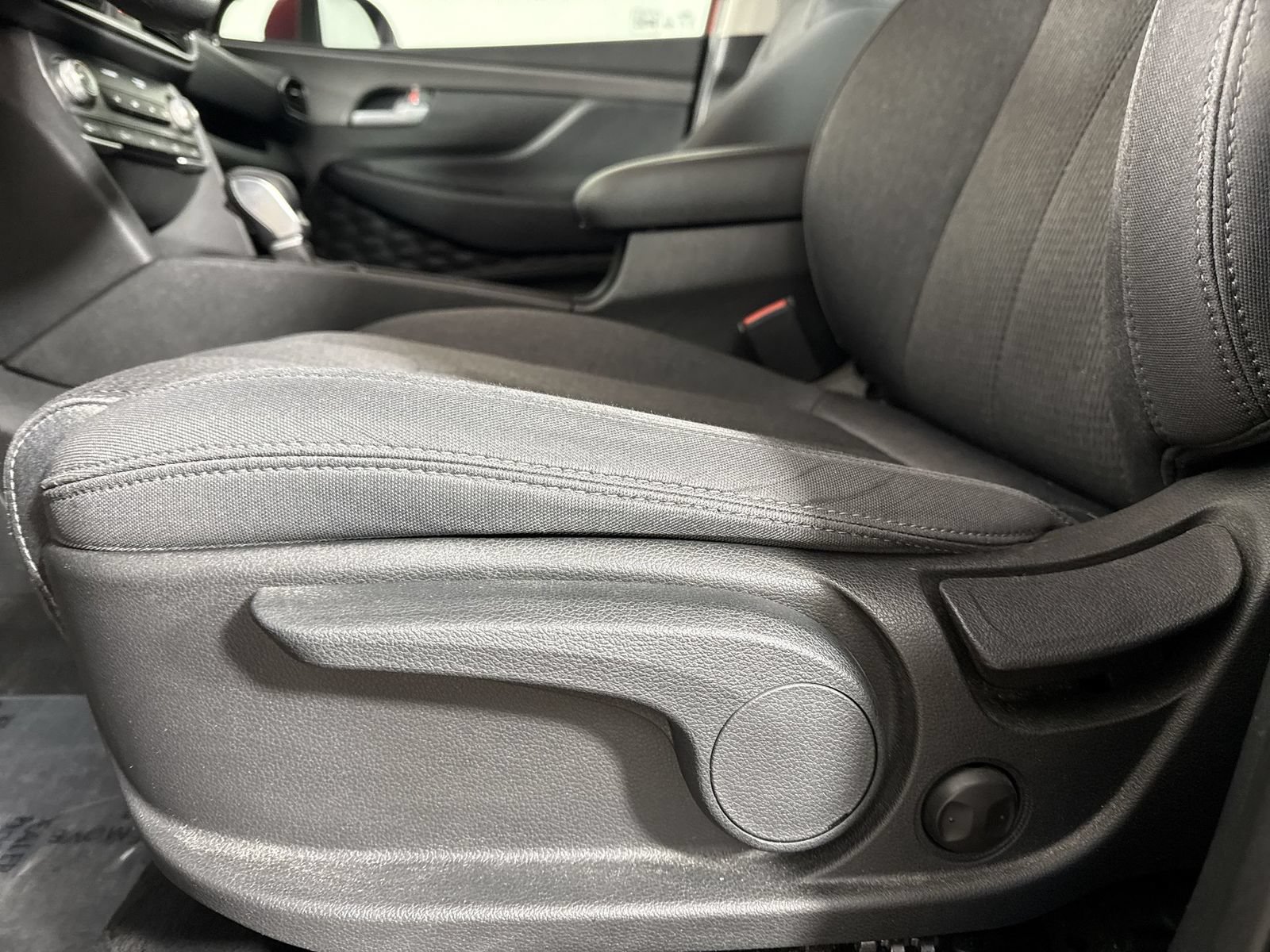 Used 2019 Hyundai Santa Fe SE AWD/4WD image 20