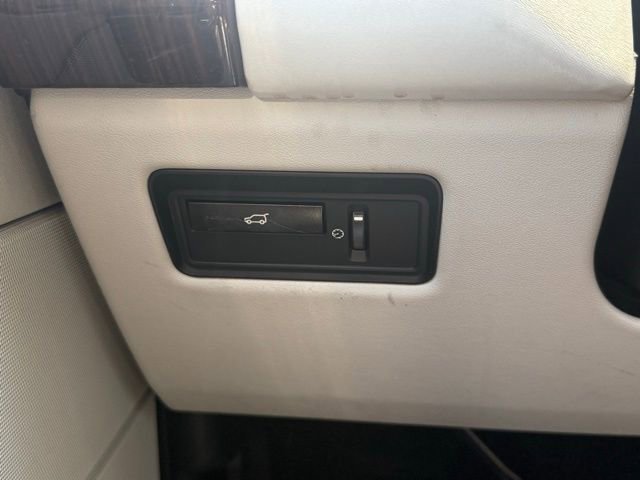 Used 2014 Land Rover Range Rover Supercharged image 21