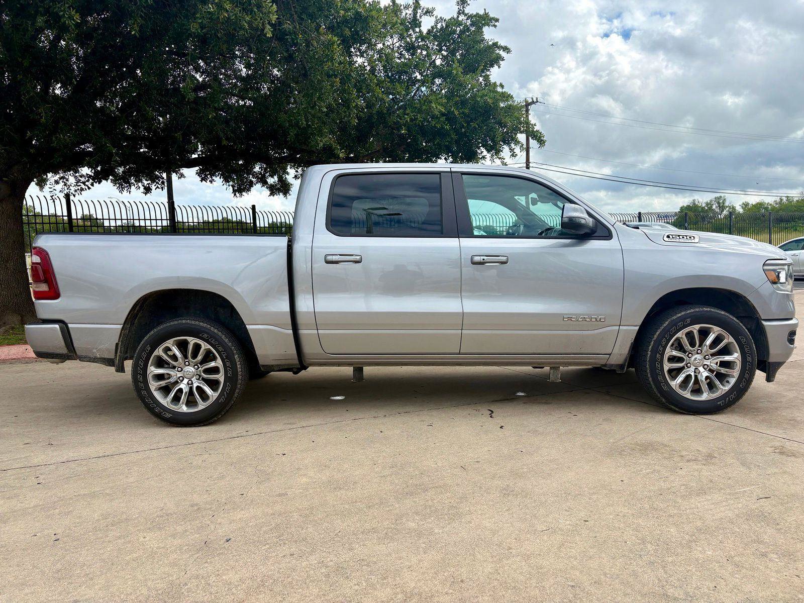 Used 2023 RAM 1500 Laramie AWD/4WD image 2