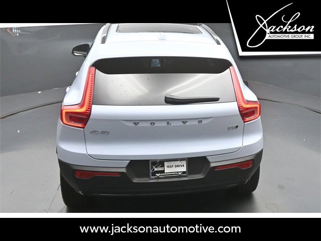 Used 2025 Volvo XC40 B5 Plus w/ Protection Package Premier image 47