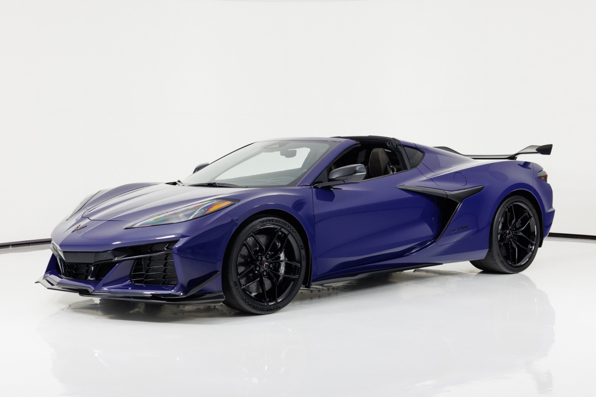 Used 2026 Chevrolet Corvette Z06 w/ Z07 Performance Package RWD image 9