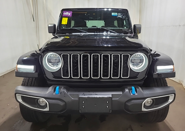 Used 2024 Jeep Wrangler Unlimited Sahara w/ Technology Group AWD/4WD image 14