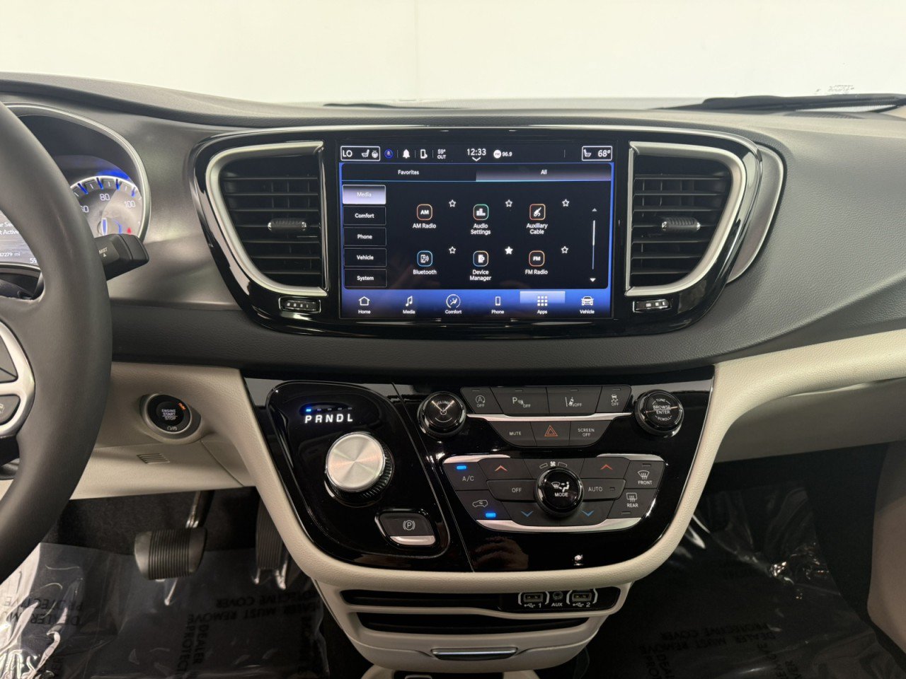 Used 2024 Chrysler Pacifica Touring-L FWD image 20