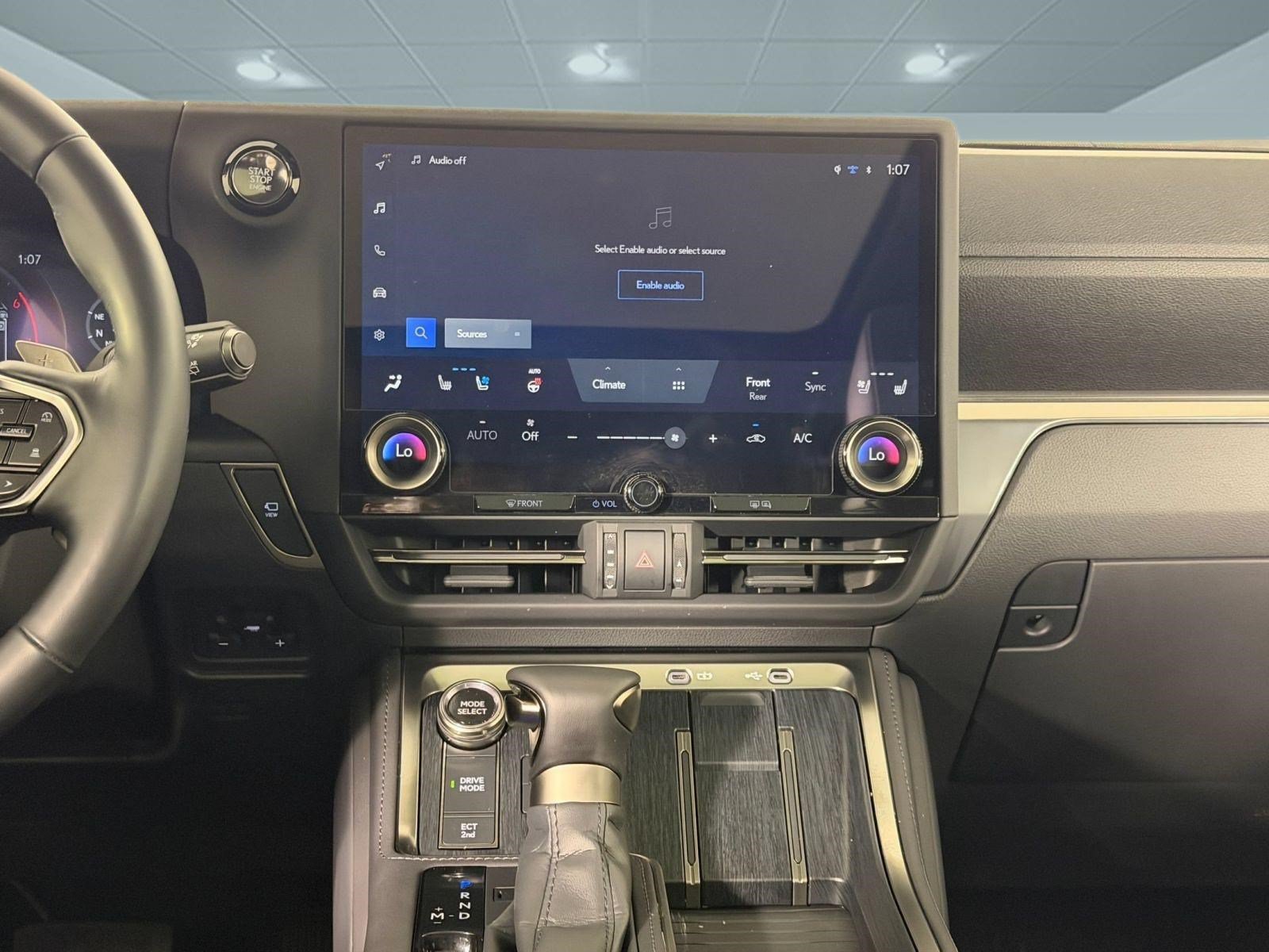 Used 2025 Lexus GX 550 w/ Accessory Package (Z1) AWD/4WD image 18