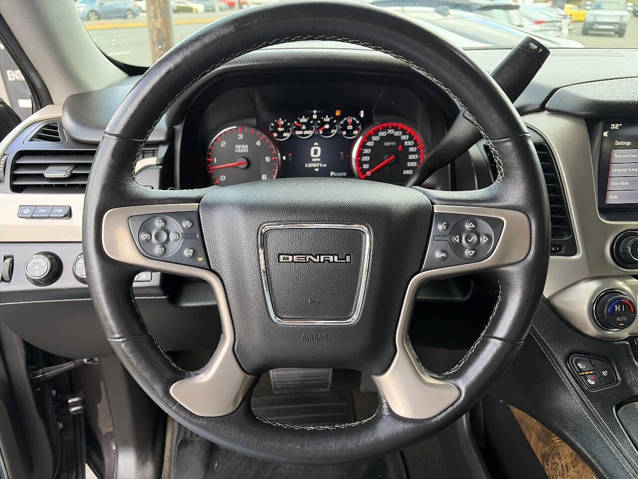 Used 2015 GMC Yukon XL Denali w/ Premium Package image 32