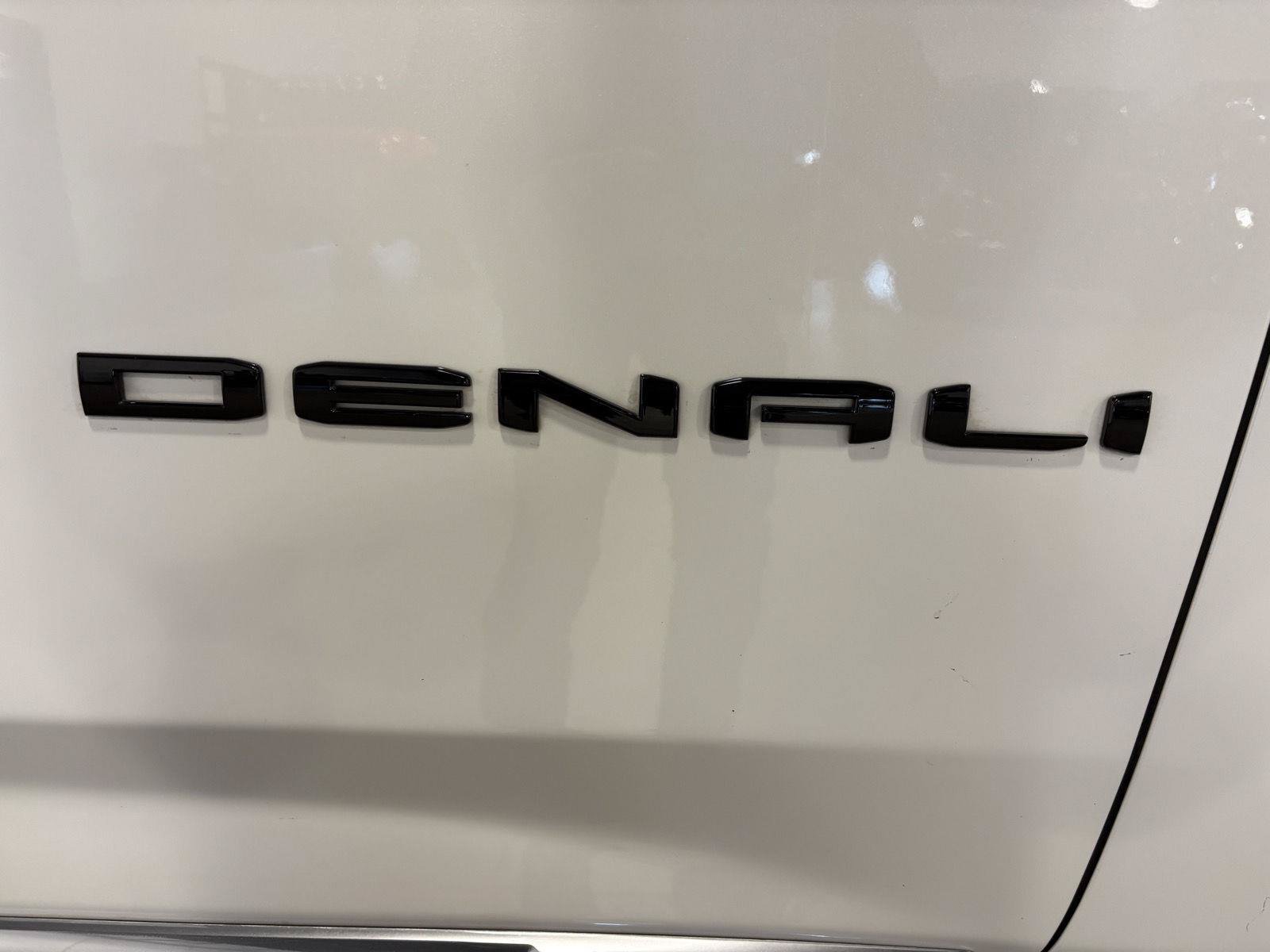 Used 2023 GMC Yukon Denali AWD/4WD image 12