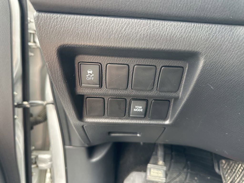 Used 2018 Nissan Pathfinder S AWD/4WD image 18