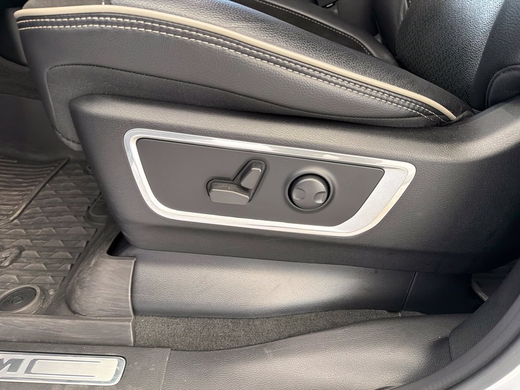 Used 2022 RAM 1500 Laramie AWD/4WD image 45