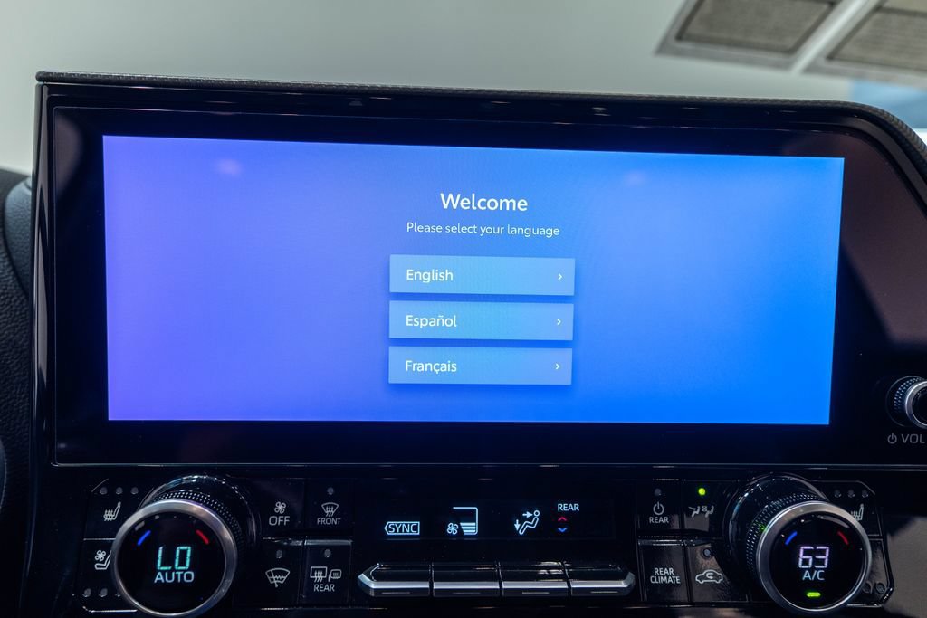 Certified 2026 Toyota Highlander Platinum AWD/4WD image 32