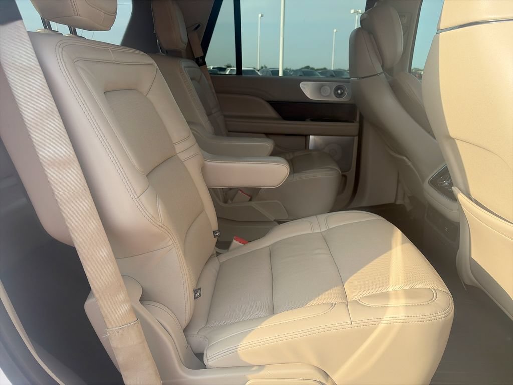 Used 2020 Lincoln Navigator Reserve w/ Equipment Group 208A Reserve AWD/4WD image 28