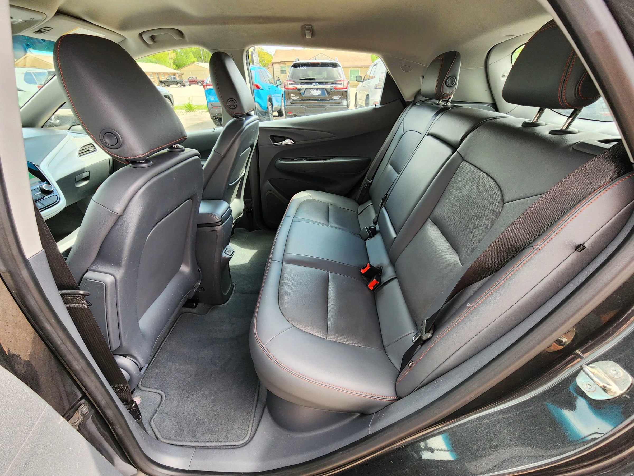 Used 2019 Chevrolet Bolt Premier w/ Infotainment Package FWD image 16