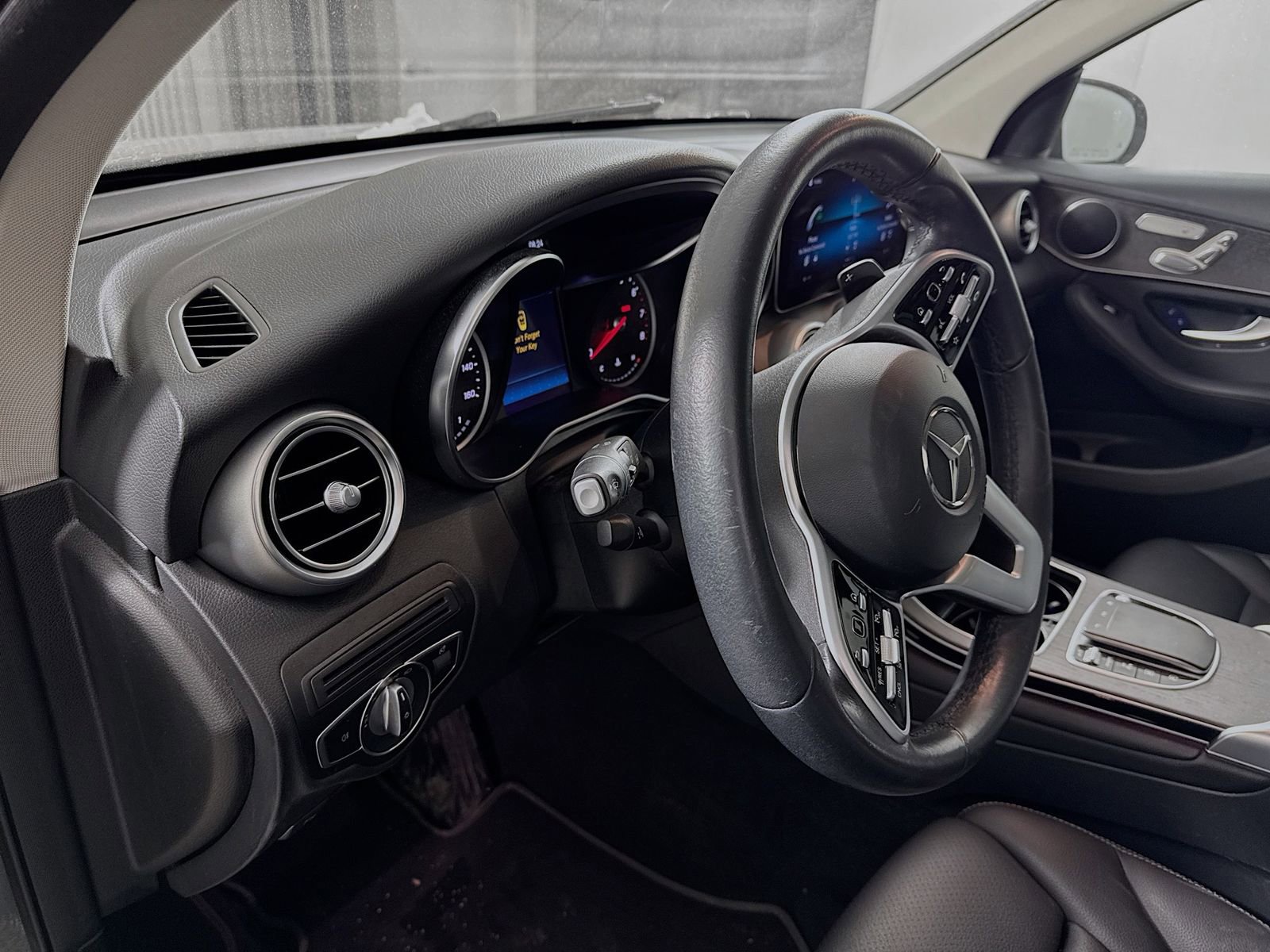 Used 2022 Mercedes-Benz GLC 300 4MATIC image 7