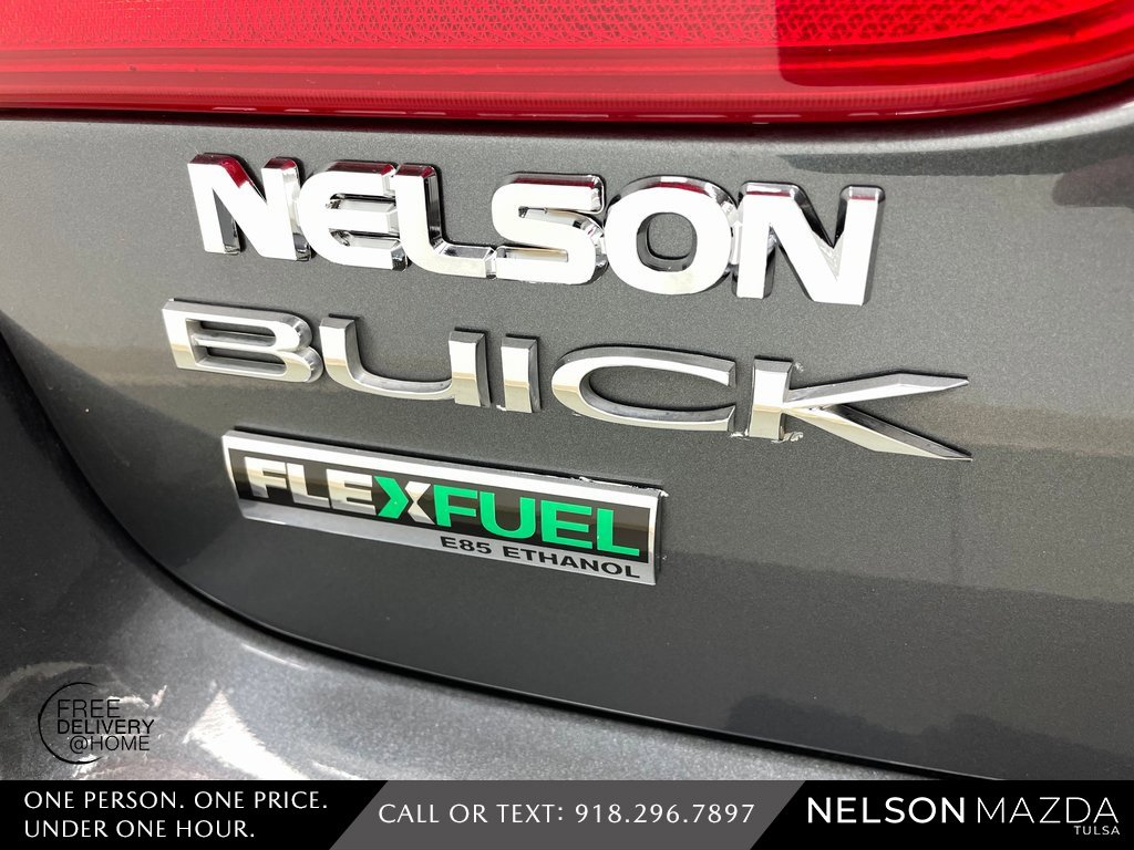 Used 2011 Buick Lucerne CXL image 15