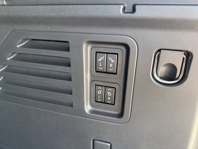 New 2026 Chevrolet Traverse RS w/ LPO, Floor Liner Package FWD image 12